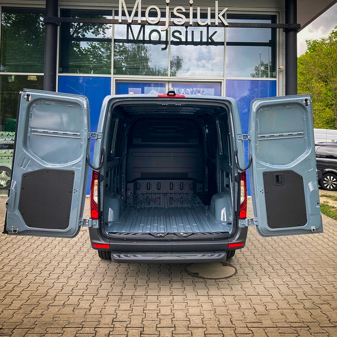 Mercedes-Benz Sprinter 315 CDI Furgon PRO standard &ndash; zdjęcie 3