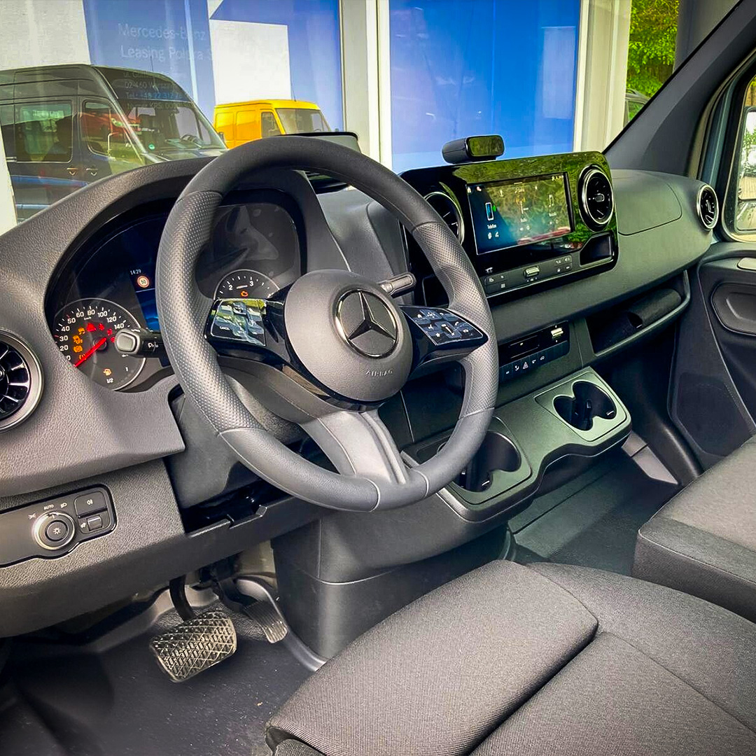 Mercedes-Benz Sprinter 315 CDI Furgon PRO standard &ndash; zdjęcie 4